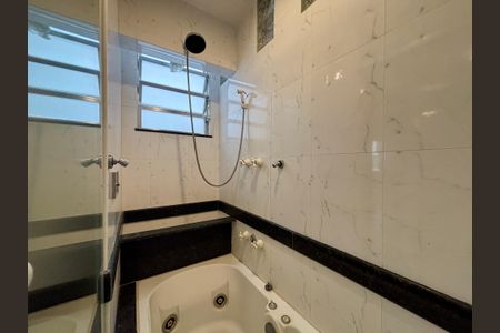 Apartamento à venda com 205m², 4 quartos e 2 vagasSuíte - banheiro