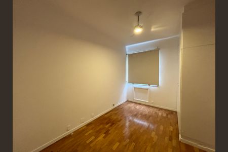 Apartamento à venda com 205m², 4 quartos e 2 vagasQuarto 2