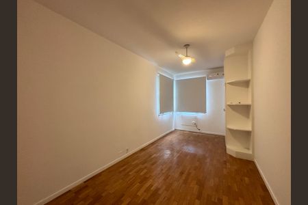 Apartamento à venda com 205m², 4 quartos e 2 vagasQuarto 2