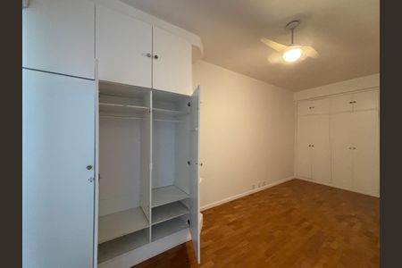 Apartamento à venda com 205m², 4 quartos e 2 vagasQuarto 2