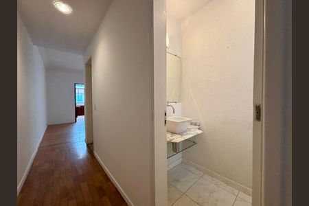 Apartamento à venda com 205m², 4 quartos e 2 vagasLavabo