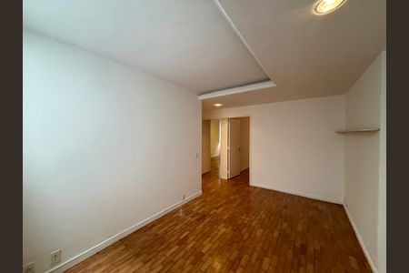 Apartamento à venda com 205m², 4 quartos e 2 vagasCorredor