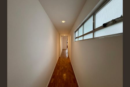 Apartamento à venda com 205m², 4 quartos e 2 vagasCorredor