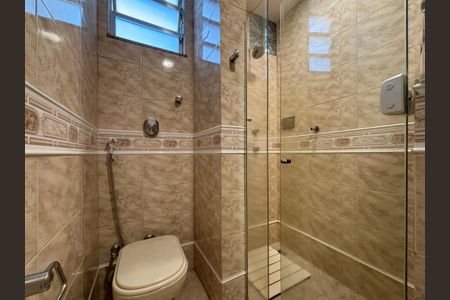 Apartamento à venda com 205m², 4 quartos e 2 vagasBanheiro social