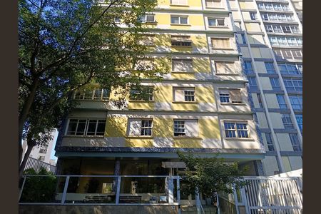 Apartamento para alugar com 150m², 3 quartos e 1 vaga Apartamento para alugar com 150m², 3 quartos e 1 vagaFachada