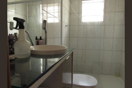 Casa à venda com 228m², 3 quartos e 3 vagasBanheiro 1