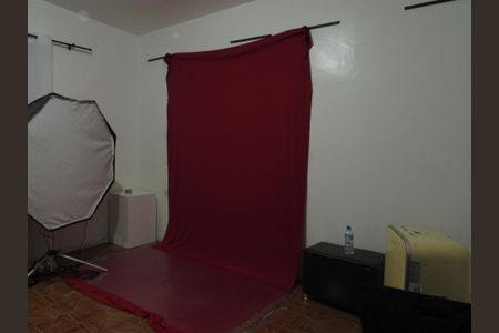 Casa à venda com 228m², 3 quartos e 3 vagasQuarto 2