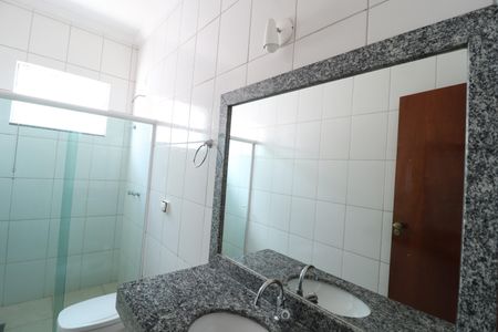 Casa para alugar com 190m², 3 quartos e 3 vagasBanheiro Social