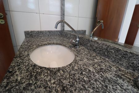 Casa para alugar com 190m², 3 quartos e 3 vagasBanheiro Suíte 2