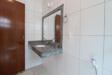 Casa para alugar com 190m², 3 quartos e 3 vagasBanheiro Suíte 2