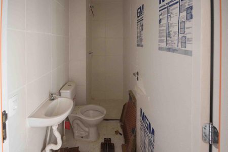 Apartamento para alugar com 32m², 2 quartos e sem vaga Apartamento para alugar com 32m², 2 quartos e sem vagaBanheiro