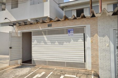 Casa para alugar com 260m², 3 quartos e 2 vagasFachada