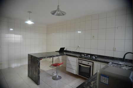 Casa para alugar com 260m², 3 quartos e 2 vagasCozinha