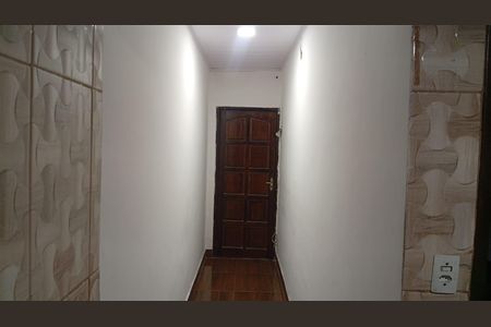 Corredor de kitnet/studio para alugar com 1 quarto, 19m² em Paciência, Rio de Janeiro