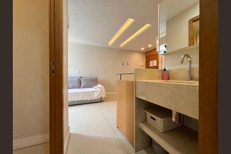 Apartamento à venda com 34m², 1 quarto e sem vagaBanheiro social - pia