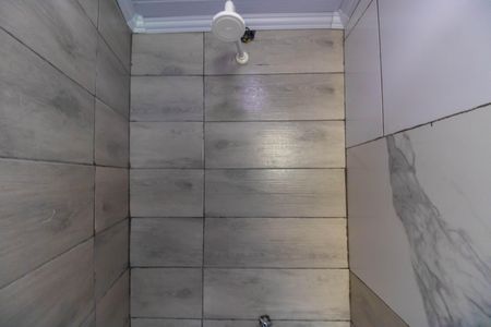 Banheiro de casa para alugar com 1 quarto, 15m² em Piratininga, Niterói