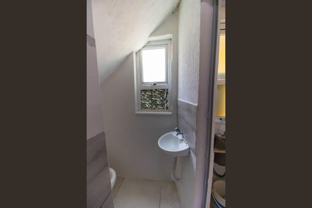 Banheiro de casa para alugar com 1 quarto, 15m² em Piratininga, Niterói