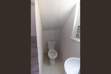 Banheiro de casa para alugar com 1 quarto, 15m² em Piratininga, Niterói
