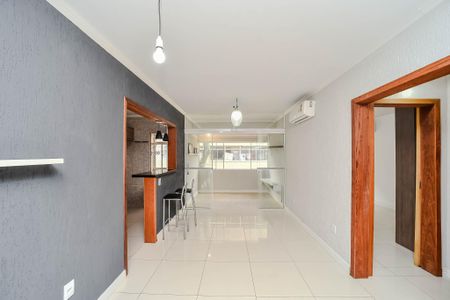 Sala de apartamento para alugar com 1 quarto, 54m² em Vila Ipiranga, Porto Alegre