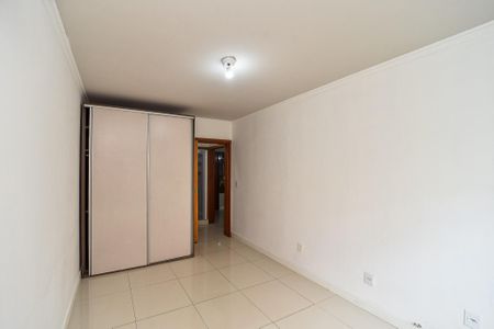 Quarto de apartamento para alugar com 1 quarto, 54m² em Vila Ipiranga, Porto Alegre