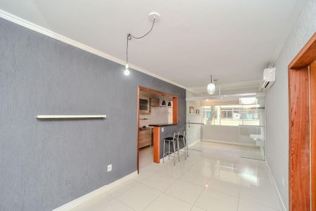Sala de apartamento para alugar com 1 quarto, 54m² em Vila Ipiranga, Porto Alegre