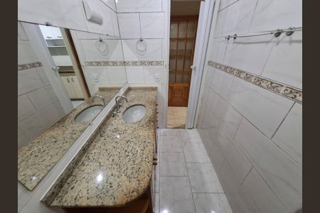 Apartamento para alugar com 103m², 3 quartos e sem vagaBanheiro 