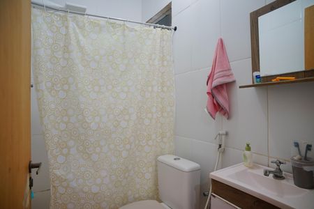 Casa para alugar com 58m², 2 quartos e 2 vagasBanheiro do Quarto 2