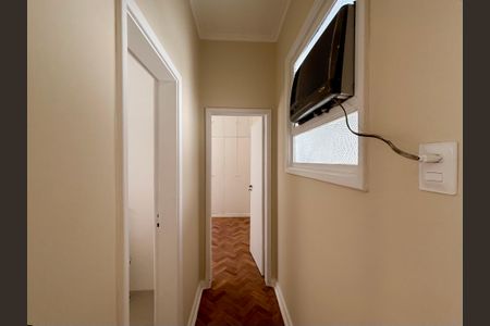 Sala - corredor de acesso de apartamento para alugar com 1 quarto, 56m² em Copacabana, Rio de Janeiro