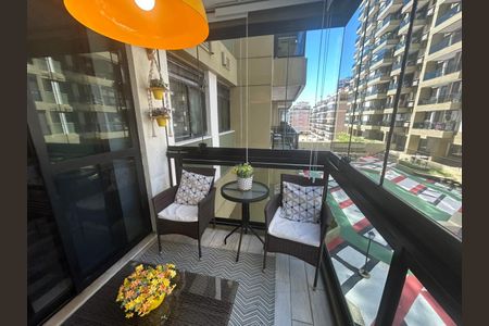 Apartamento para alugar com 60m², 1 quarto e 1 vagaVaranda
