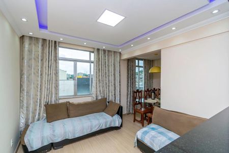 Sala de apartamento à venda com 2 quartos, 61m² em Olaria, Rio de Janeiro