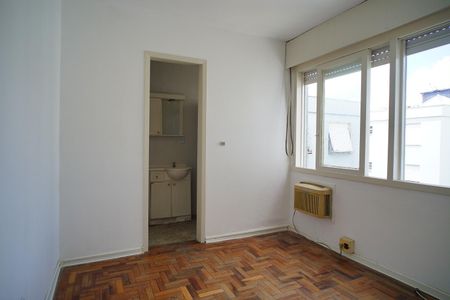 Quarto  de apartamento para alugar com 1 quarto, 32m² em Passo D’areia, Porto Alegre