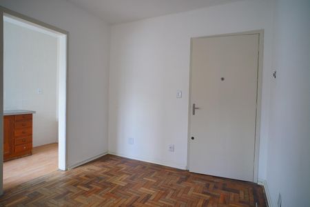 Sala de apartamento para alugar com 1 quarto, 32m² em Passo D’areia, Porto Alegre