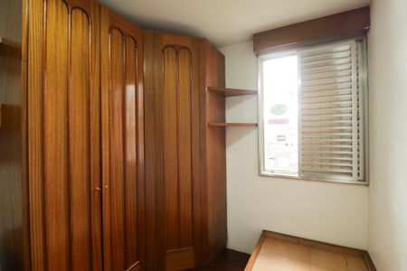 Quarto 1 de apartamento para alugar com 2 quartos, 53m² em Parque Peruche, São Paulo