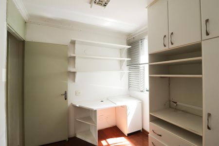 Quarto 2 de apartamento para alugar com 2 quartos, 53m² em Parque Peruche, São Paulo
