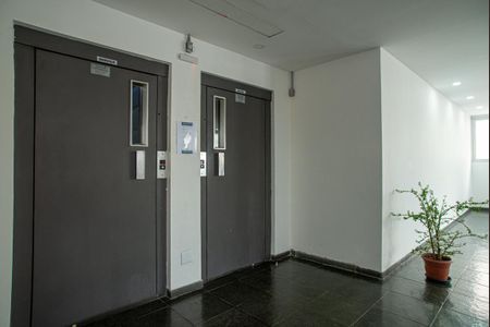 Apartamento à venda com 32m², 1 quarto e 1 vagaÁrea comum - Elevadores