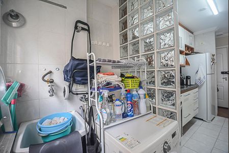 Apartamento para alugar com 58m², 2 quartos e 1 vagaÁrea de Serviço