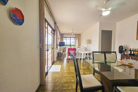 Sala de apartamento para alugar com 2 quartos, 250m² em Jardim Virginia, Guarujá