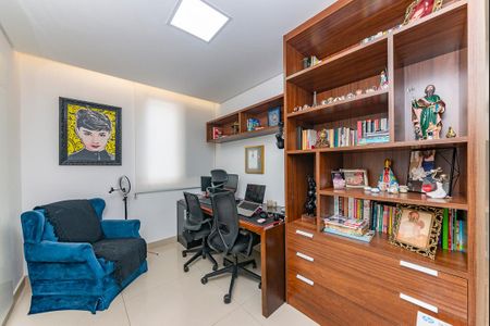 Apartamento à venda com 112m², 3 quartos e 3 vagasEscritório