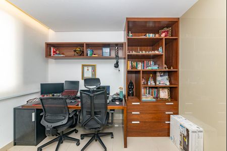 Apartamento à venda com 112m², 3 quartos e 3 vagasEscritório