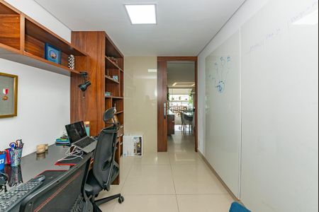 Apartamento à venda com 112m², 3 quartos e 3 vagasEscritório