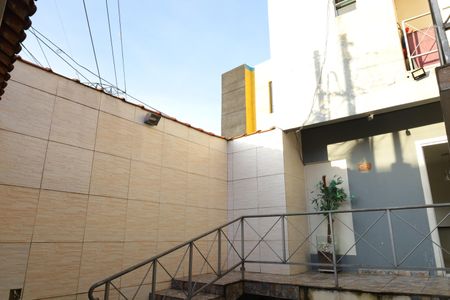 Casa para alugar com 80m², 4 quartos e 1 vagaQuintal