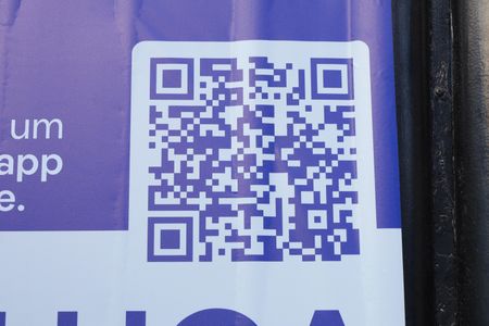 Casa para alugar com 80m², 4 quartos e 1 vagaPlaca instalada no portão do imóvel - Código do imóvel - YIXW-1183