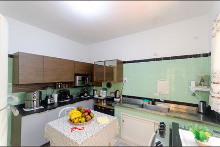 Casa à venda com 200m², 3 quartos e 1 vaga Casa à venda com 200m², 3 quartos e 1 vagaCozinha