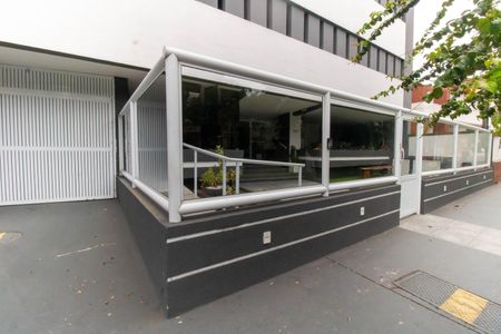 Apartamento à venda com 90m², 2 quartos e 1 vaga Apartamento à venda com 90m², 2 quartos e 1 vagaFachada