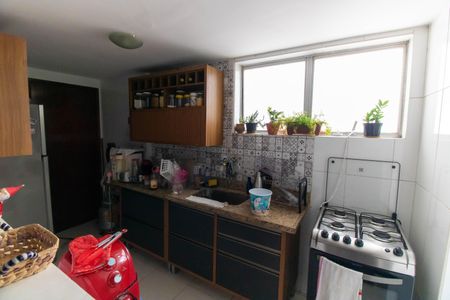 Apartamento à venda com 90m², 2 quartos e 1 vaga Apartamento à venda com 90m², 2 quartos e 1 vagaCozinha e Área de Serviço