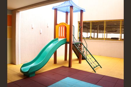 Apartamento para alugar com 61m², 2 quartos e 1 vagaÁrea comum - Playground