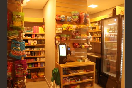 Apartamento para alugar com 61m², 2 quartos e 1 vagamercado