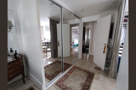 Apartamento à venda com 140m², 2 quartos e 3 vagas