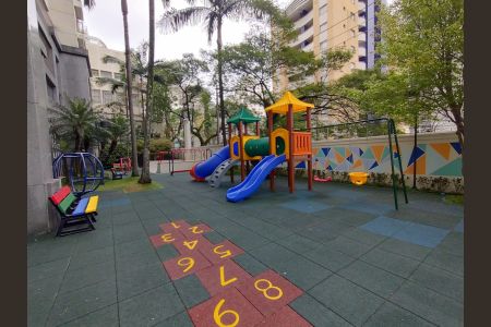 Apartamento à venda com 140m², 2 quartos e 3 vagas