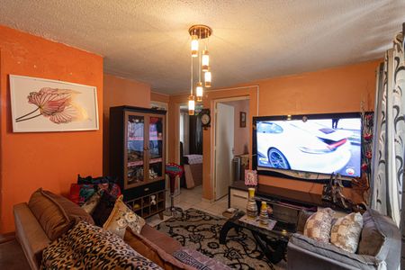 Sala de apartamento à venda com 2 quartos, 45m² em Conjunto Residencial José Bonifácio, São Paulo